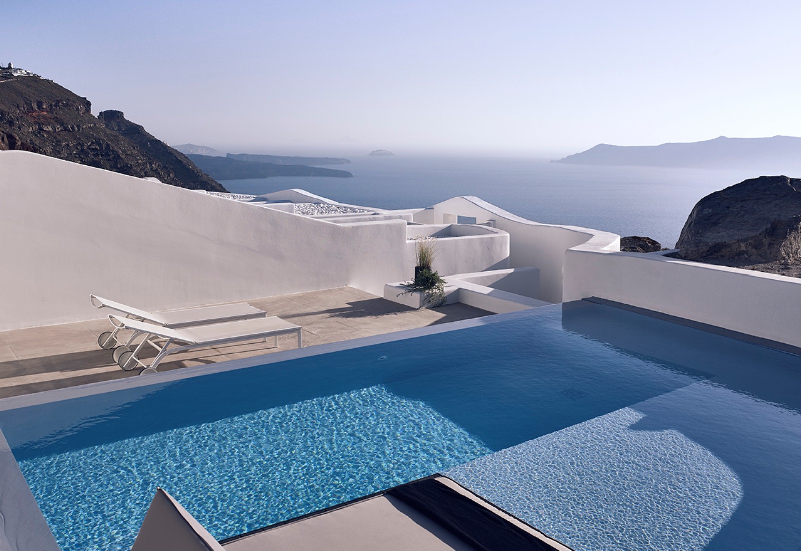 cavotagoosantorini280845.jpg